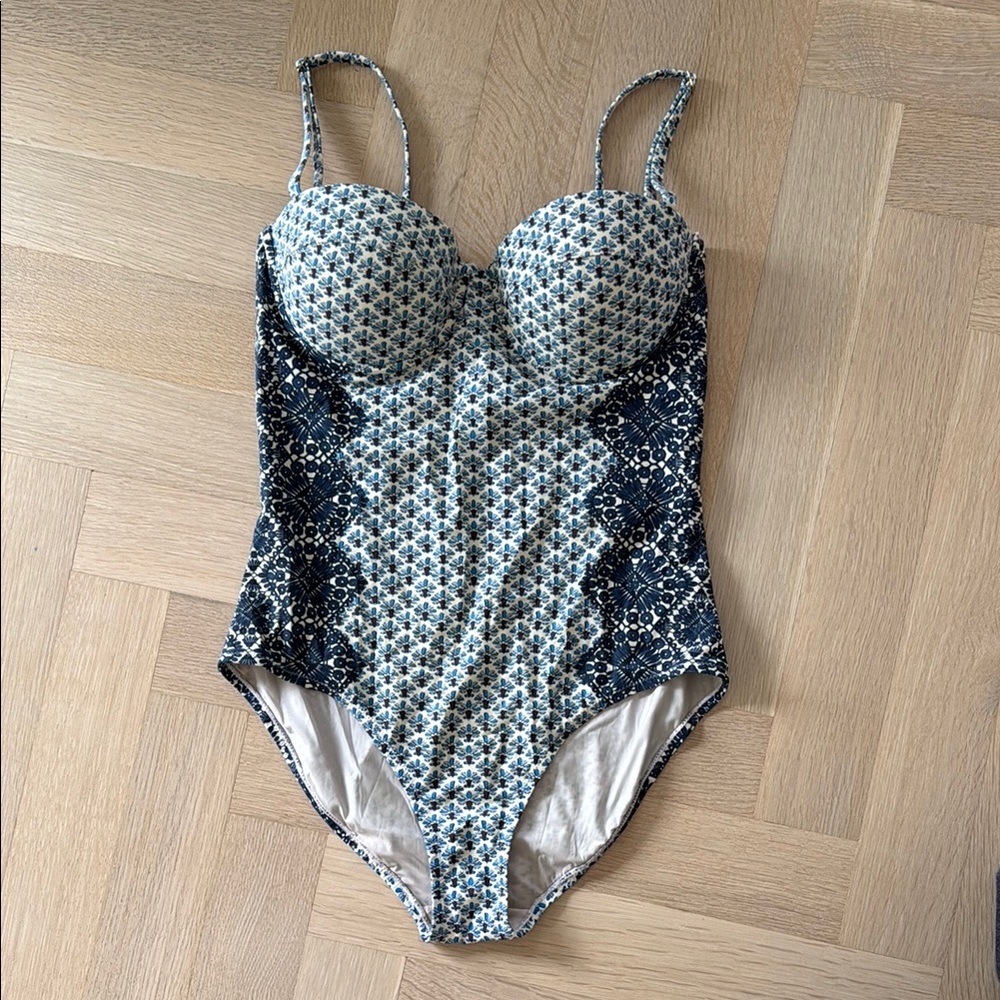 Tory Burch Convertable Bathing Suit Size M blue patterns